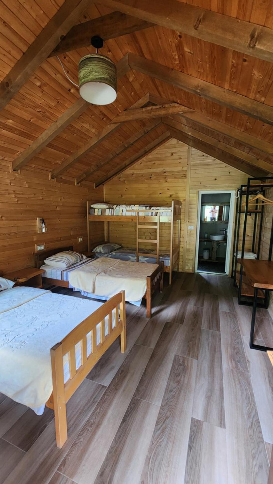 Villas Jezerca Valbone Rom bilde